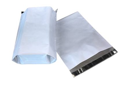 20" X 24" 2.5 mil w/ 4" Bottom Gusset Poly Mailers